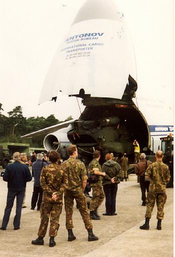 1999-09 Chinooks terug uit Albanie.jpg